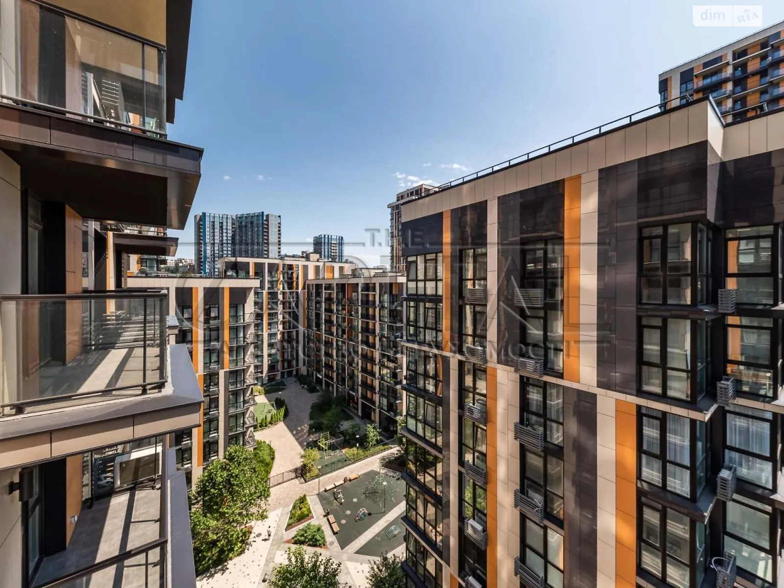 Продается 3-комнатная квартира 118.5 кв. м в Киеве, ул. Предславинская, 42 - фото 1