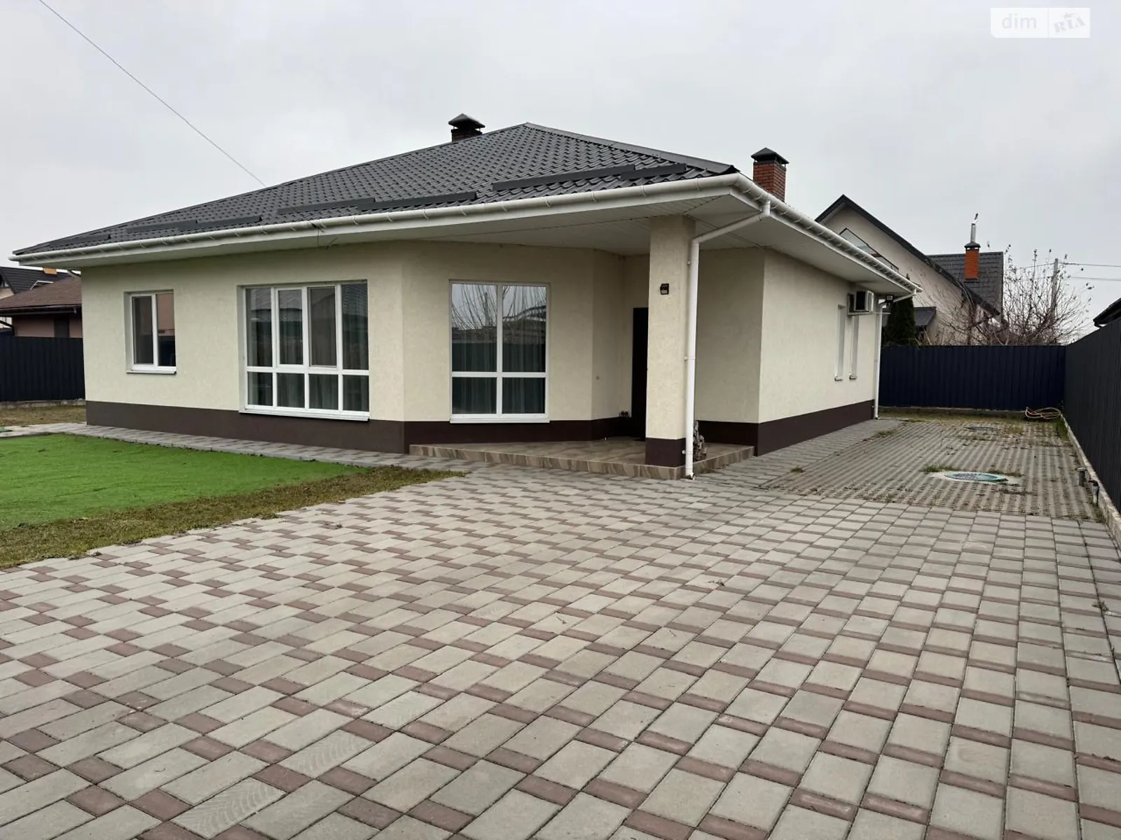 Продается одноэтажный дом 120 кв. м с бассейном, цена: 135000 $ - фото 1