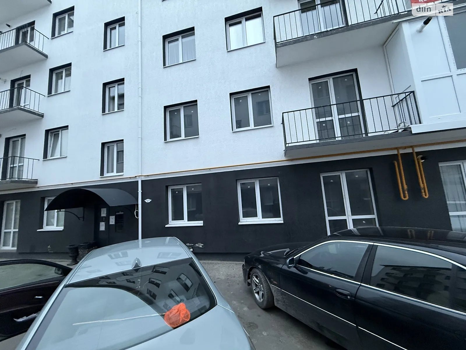 Продается 2-комнатная квартира 46.1 кв. м в Кременце, ул. Київська, 14А - фото 1