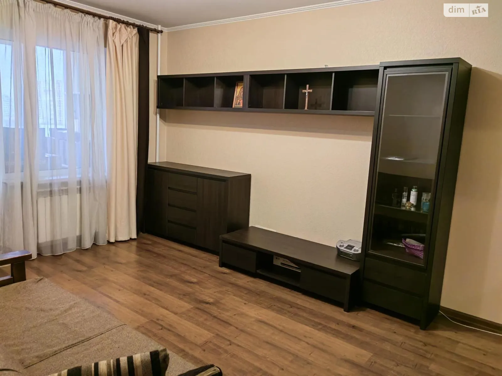 Продається 1-кімнатна квартира 42.7 кв. м у Києві, вул. Ревуцького, 18А - фото 1