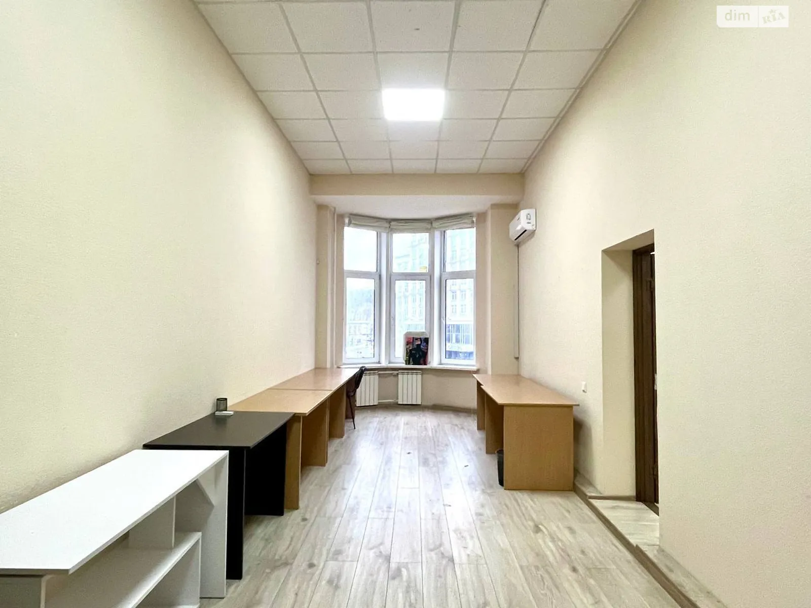 Сдается в аренду офис 58 кв. м в бизнес-центре, цена: 29000 грн - фото 1