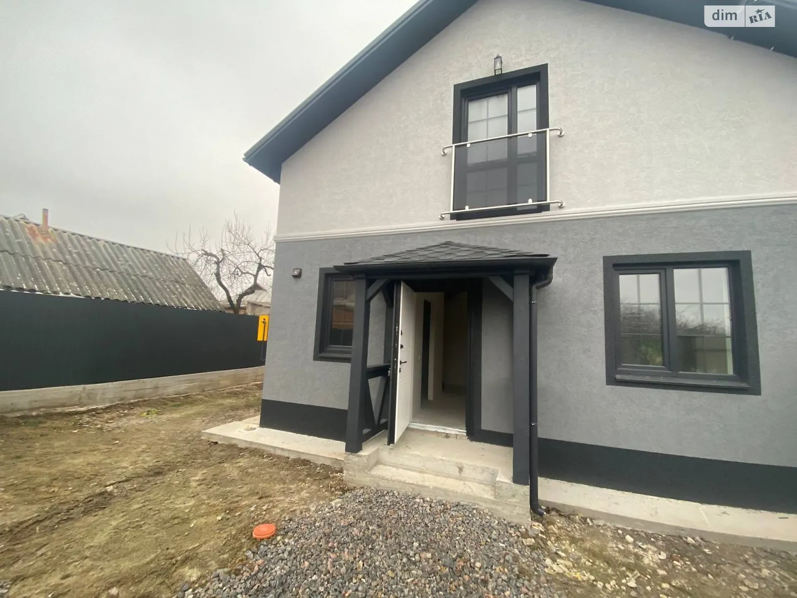 Продается дом на 2 этажа 110 кв. м с камином, цена: 76995 $ - фото 1