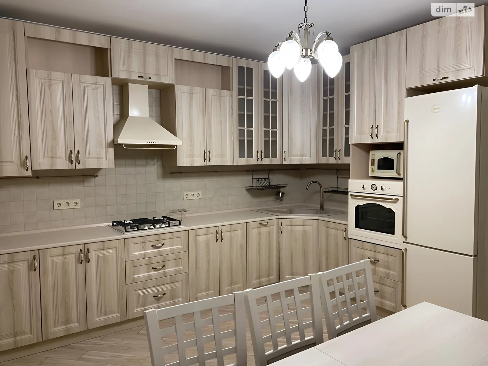 Продається 3-кімнатна квартира 93 кв. м у Мукачеві, вул. Берегівська - фото 1