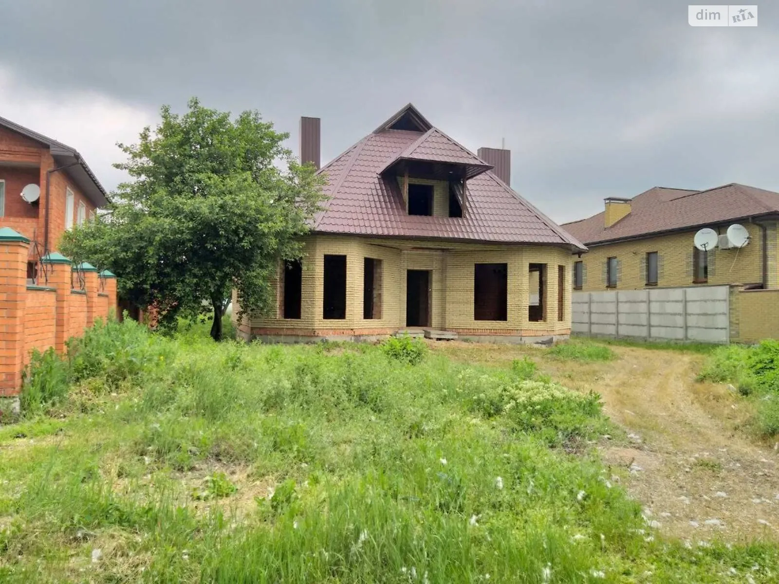 Продается дом на 2 этажа 135.7 кв. м с бассейном, цена: 110000 $ - фото 1