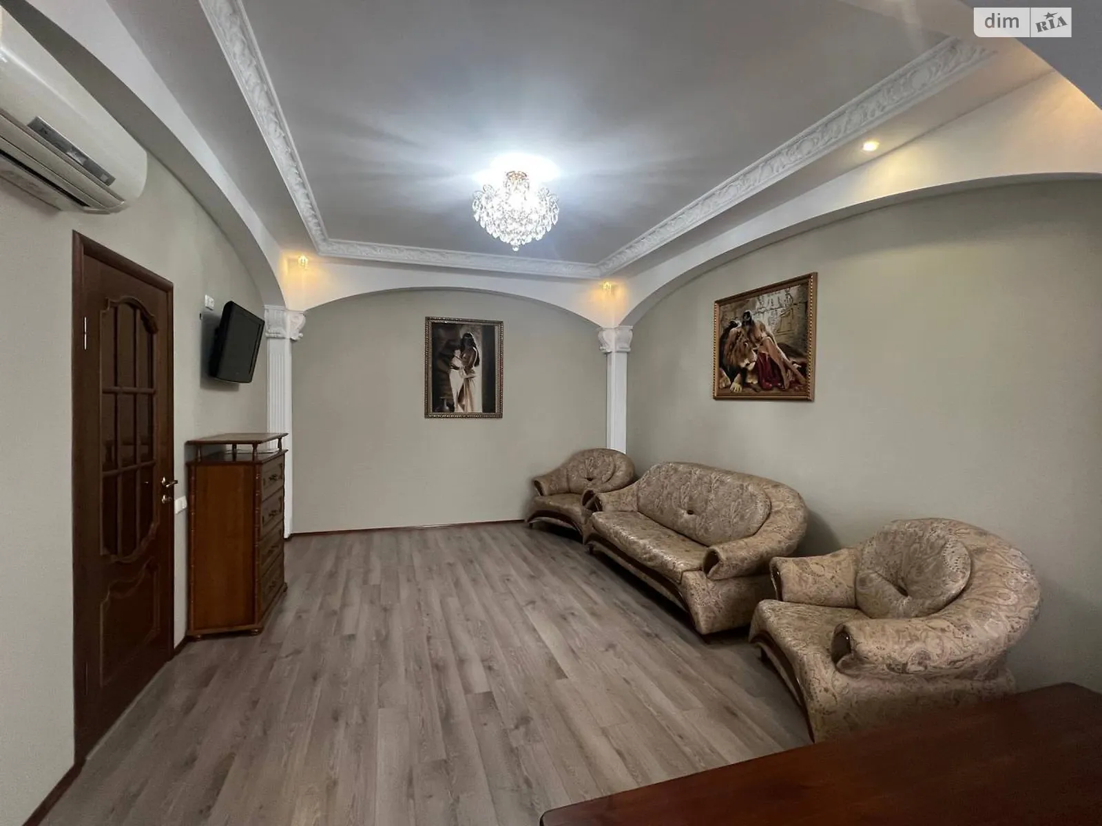 Продається 1-кімнатна квартира 66 кв. м у Одесі, вул. Літературна - фото 1