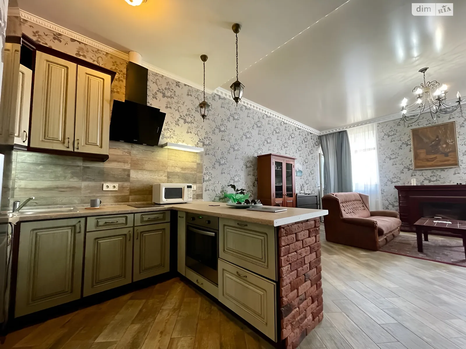 Продается 1-комнатная квартира 53 кв. м в Киеве, ул. Жилянская, 118 - фото 1