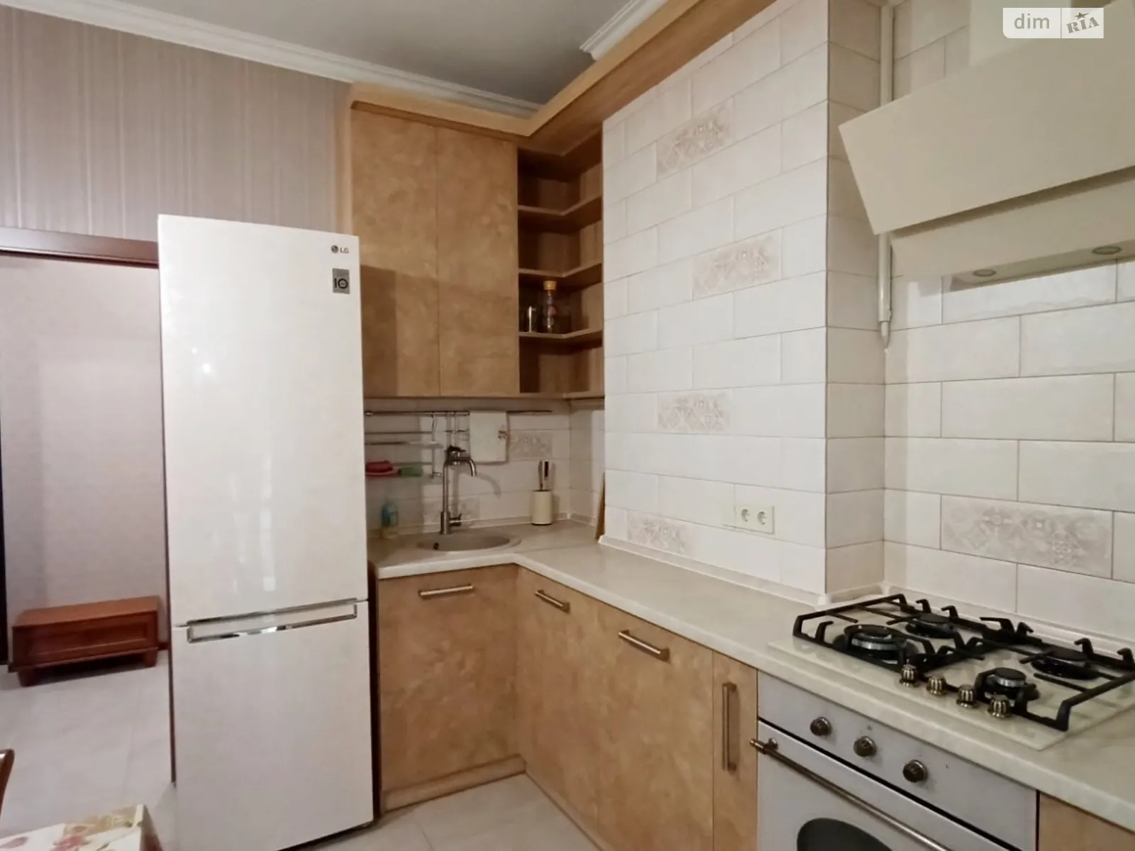 Сдается в аренду 1-комнатная квартира 40 кв. м в Одессе, ул. Долгая - фото 1