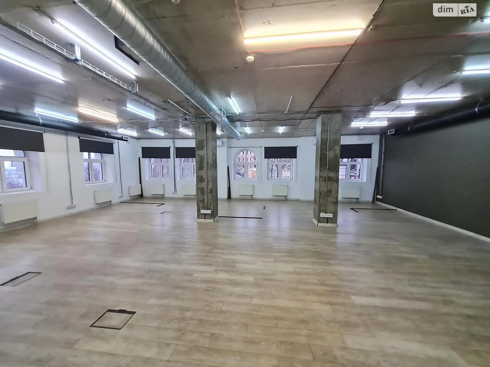 Сдается в аренду офис 312 кв. м в бизнес-центре, цена: 202800 грн - фото 1