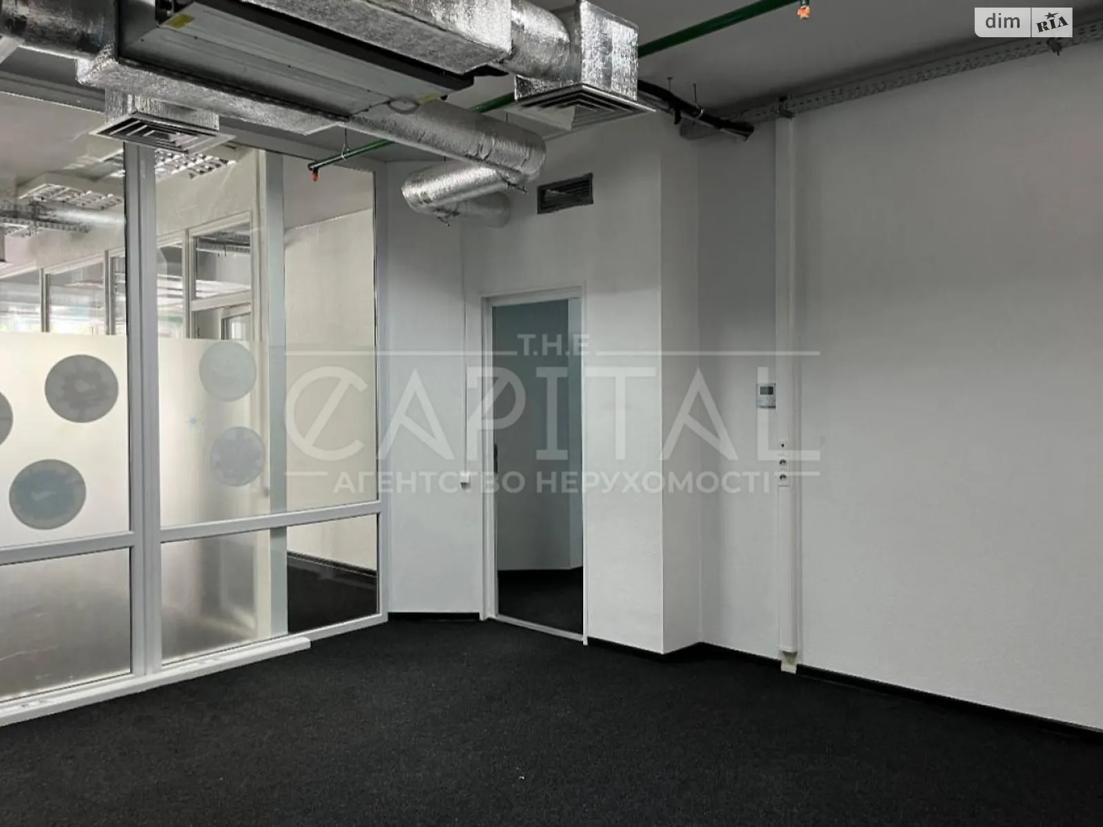 Здається в оренду офіс 226 кв. м в бізнес-центрі, цена: 1800 $ - фото 1