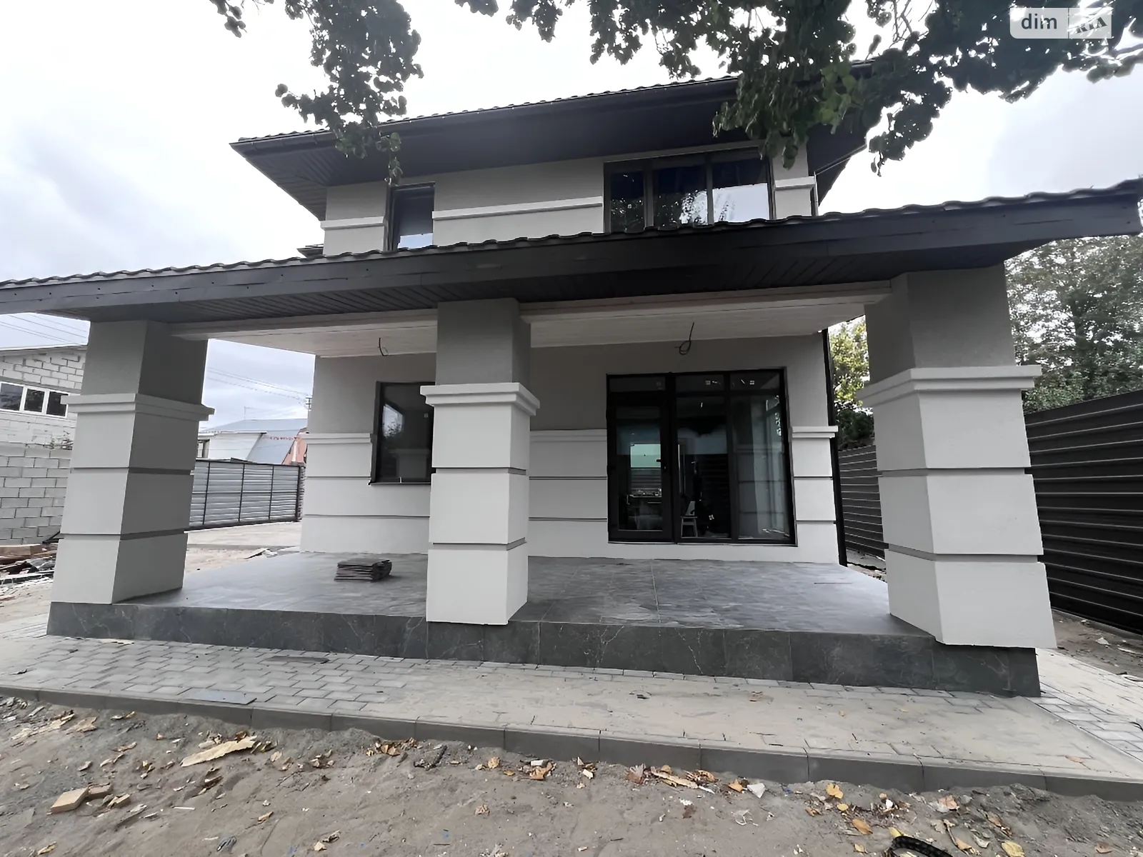 Продается дом на 2 этажа 120 кв. м с верандой, цена: 140000 $ - фото 1