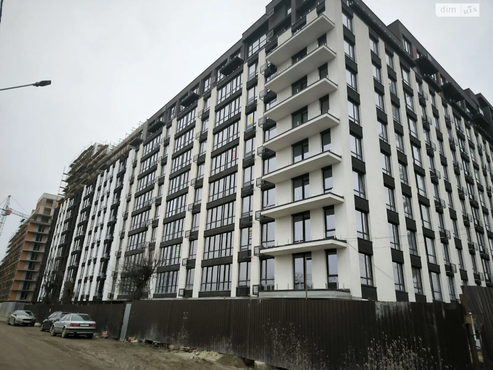Продается 1-комнатная квартира 38 кв. м в Ивано-Франковске, ул. Ленкавского, 34 - фото 1