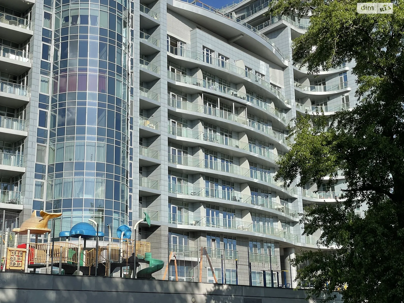 Продається 4-кімнатна квартира 156 кв. м у Києві, вул. Раїси Окіпної, 18 - фото 1