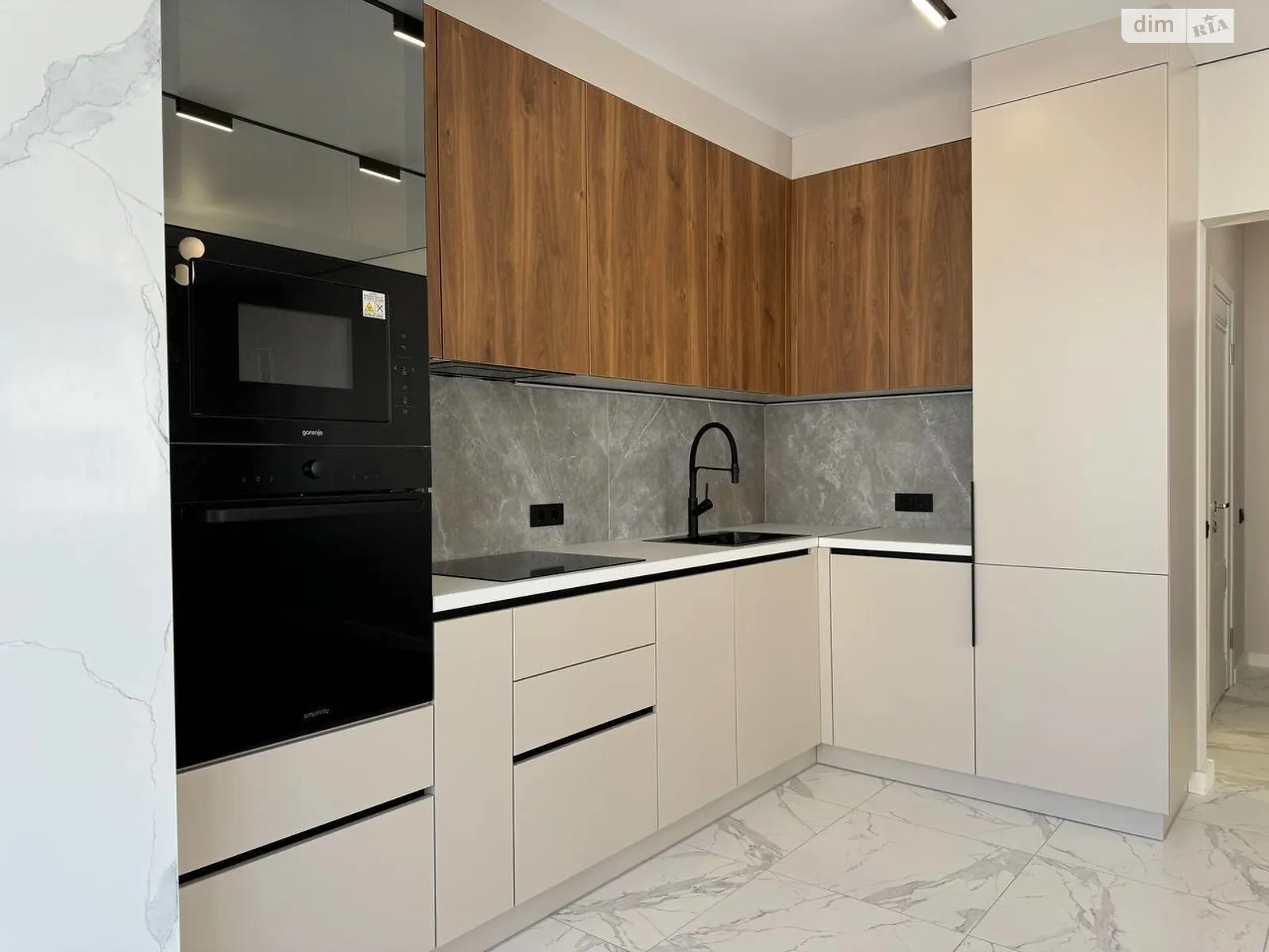 Продається 1-кімнатна квартира 45 кв. м у Івано-Франківську, вул. Целевича Юліана, 4 - фото 1