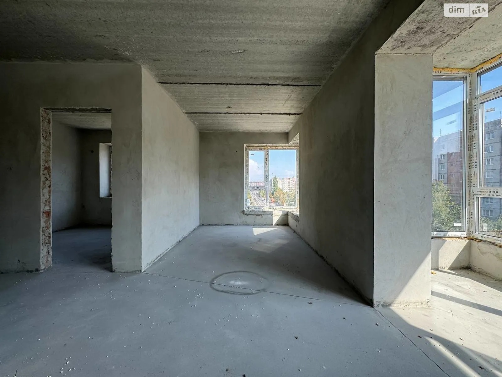 Продається 1-кімнатна квартира 41.1 кв. м у Івано-Франківську, вул. Миру - фото 1