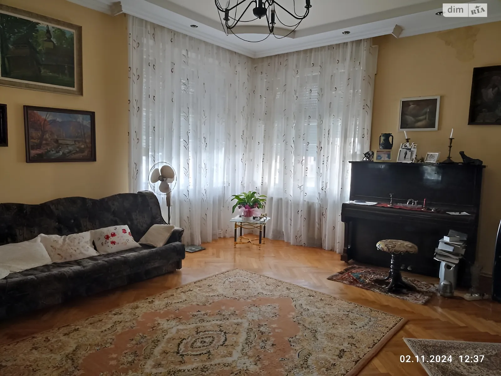 Продается 4-комнатная квартира 120 кв. м в Мукачеве, ул. Михаила Грушевского - фото 1