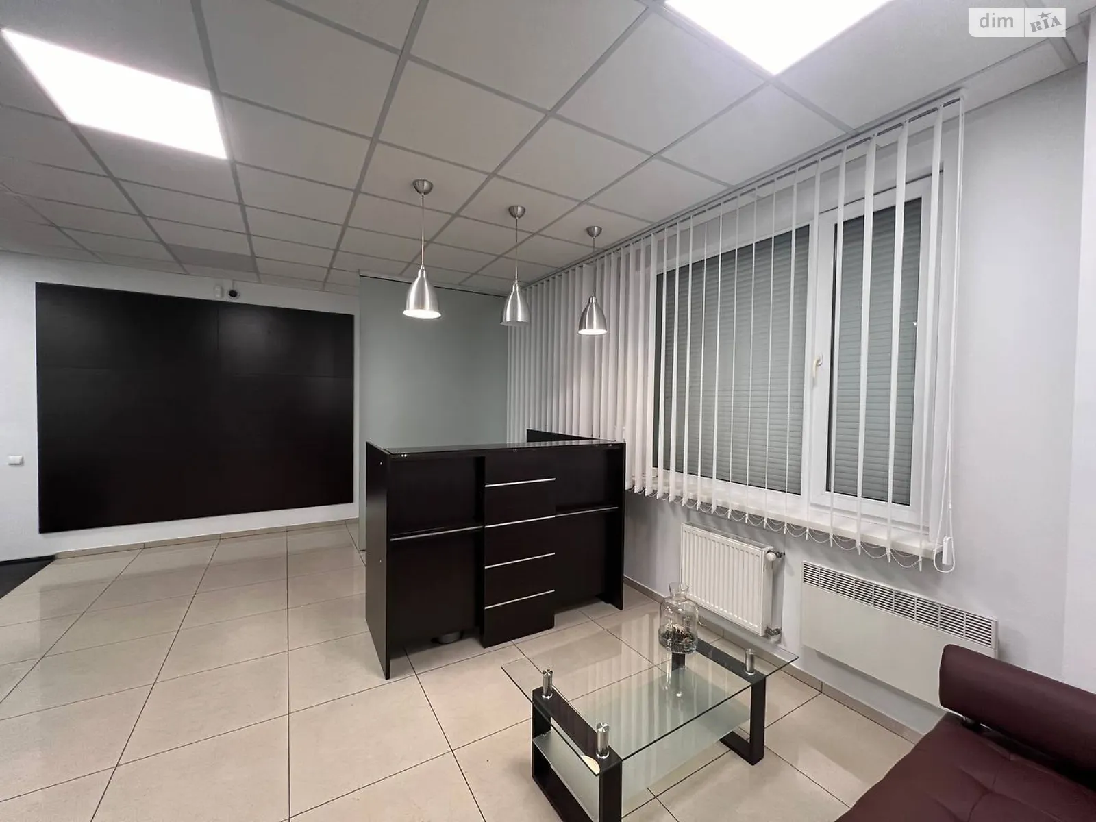 Здається в оренду офіс 200 кв. м в бізнес-центрі, цена: 1700 $ - фото 1