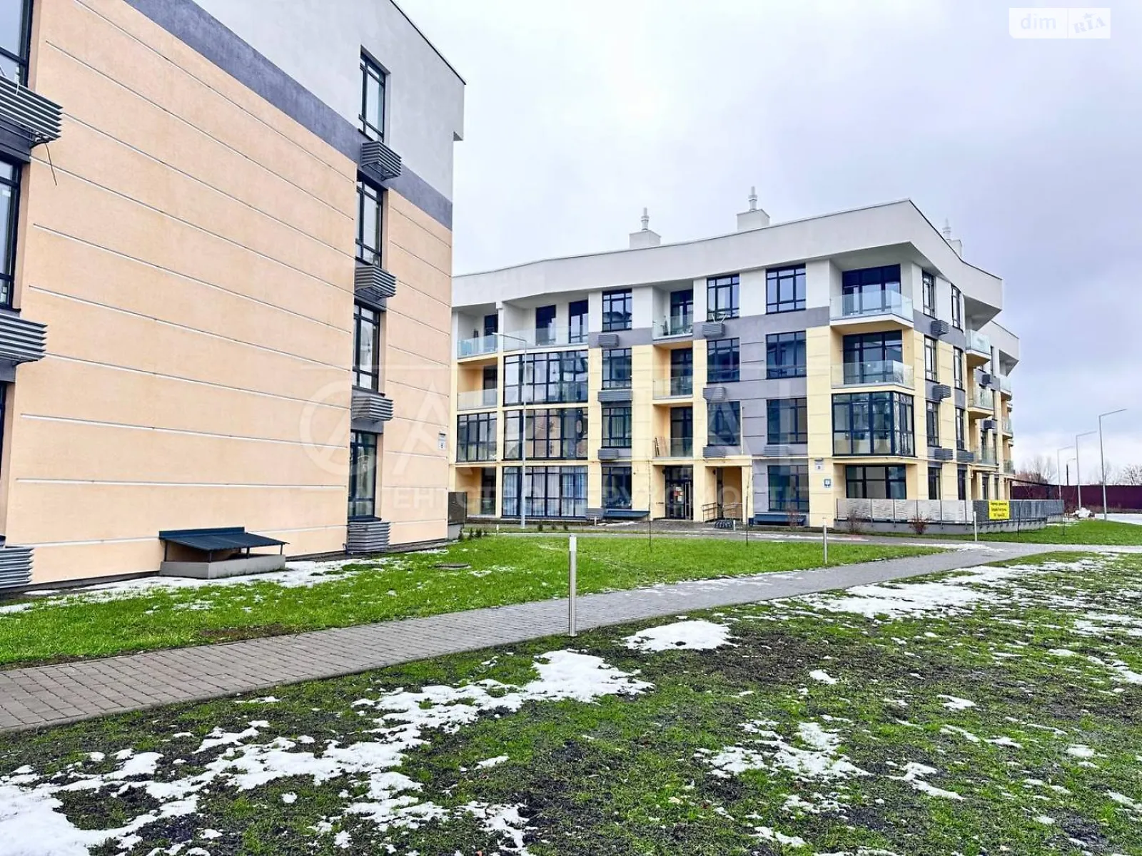 Продається 2-кімнатна квартира 60.5 кв. м у Києві, вул. Дубищанська, 10 - фото 1