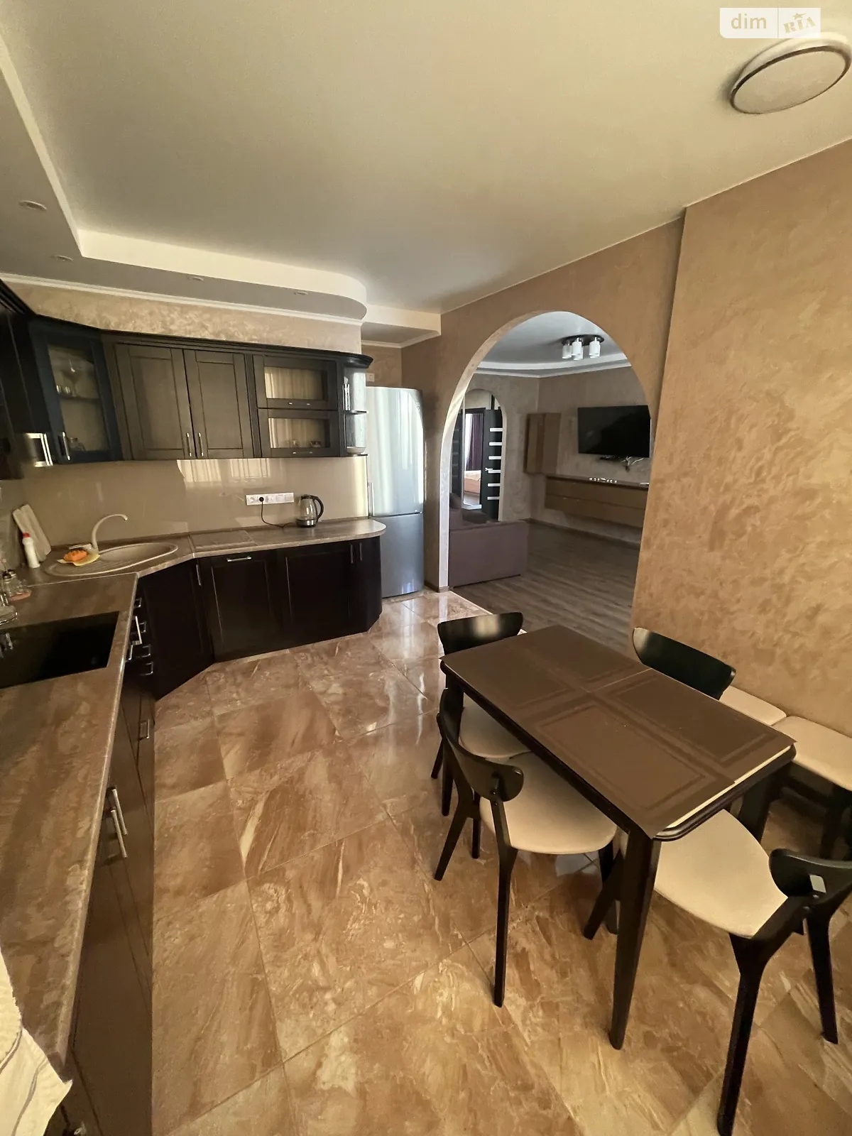 Продается 2-комнатная квартира 68.5 кв. м в Броварах, ул. Киевская, 243А - фото 1