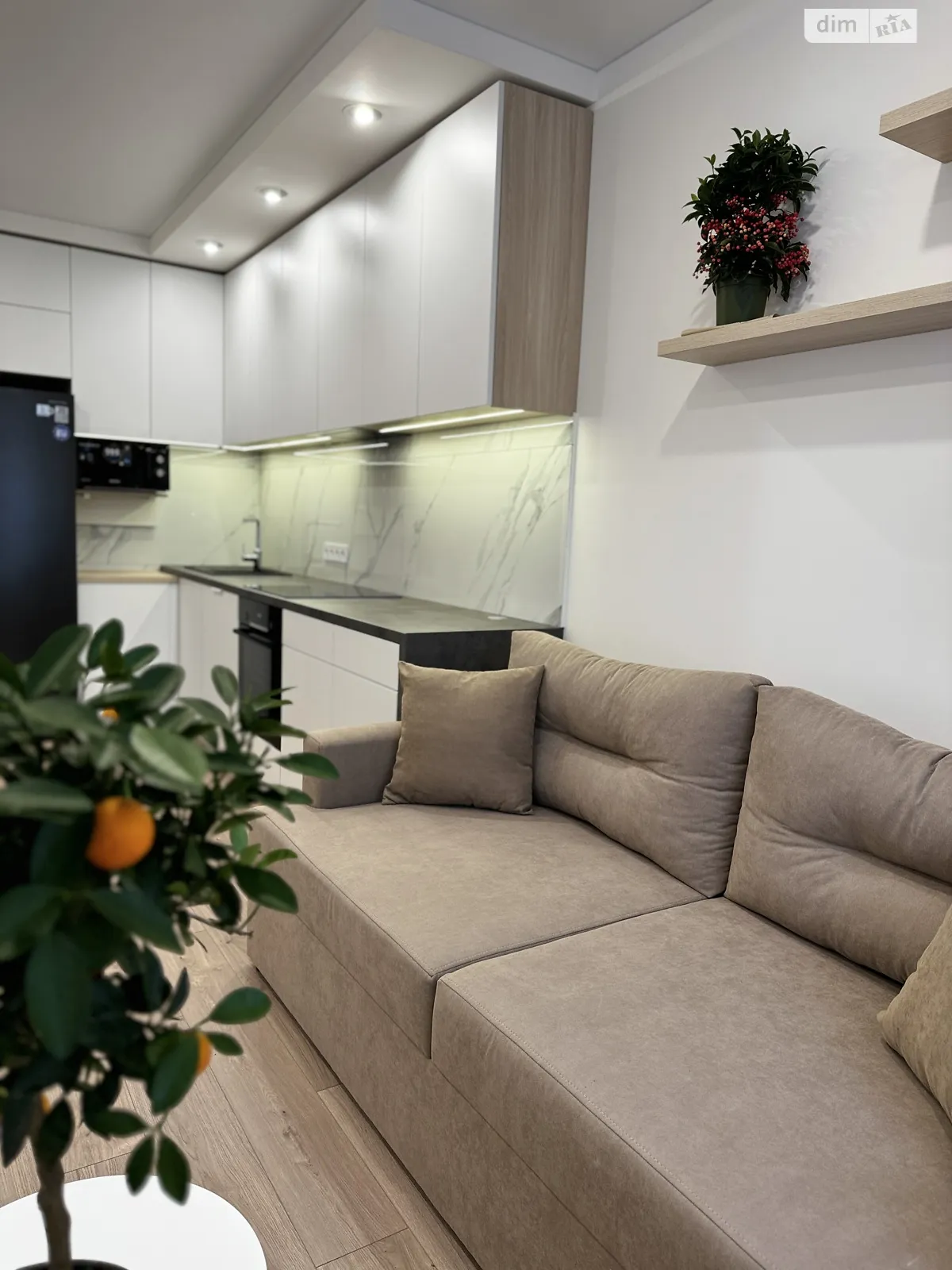 Продается 2-комнатная квартира 82.6 кв. м в Ивано-Франковске, ул. Стрельцов Сечевых, 28А - фото 1