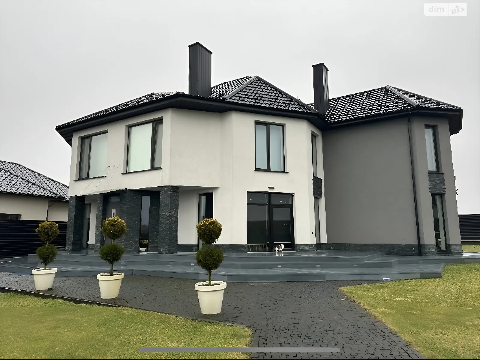 Продается дом на 2 этажа 290 кв. м с верандой, цена: 483000 $ - фото 1