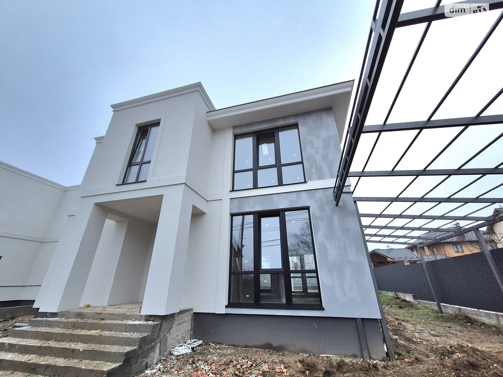 Продается дом на 2 этажа 170 кв. м с балконом, цена: 165000 $ - фото 1