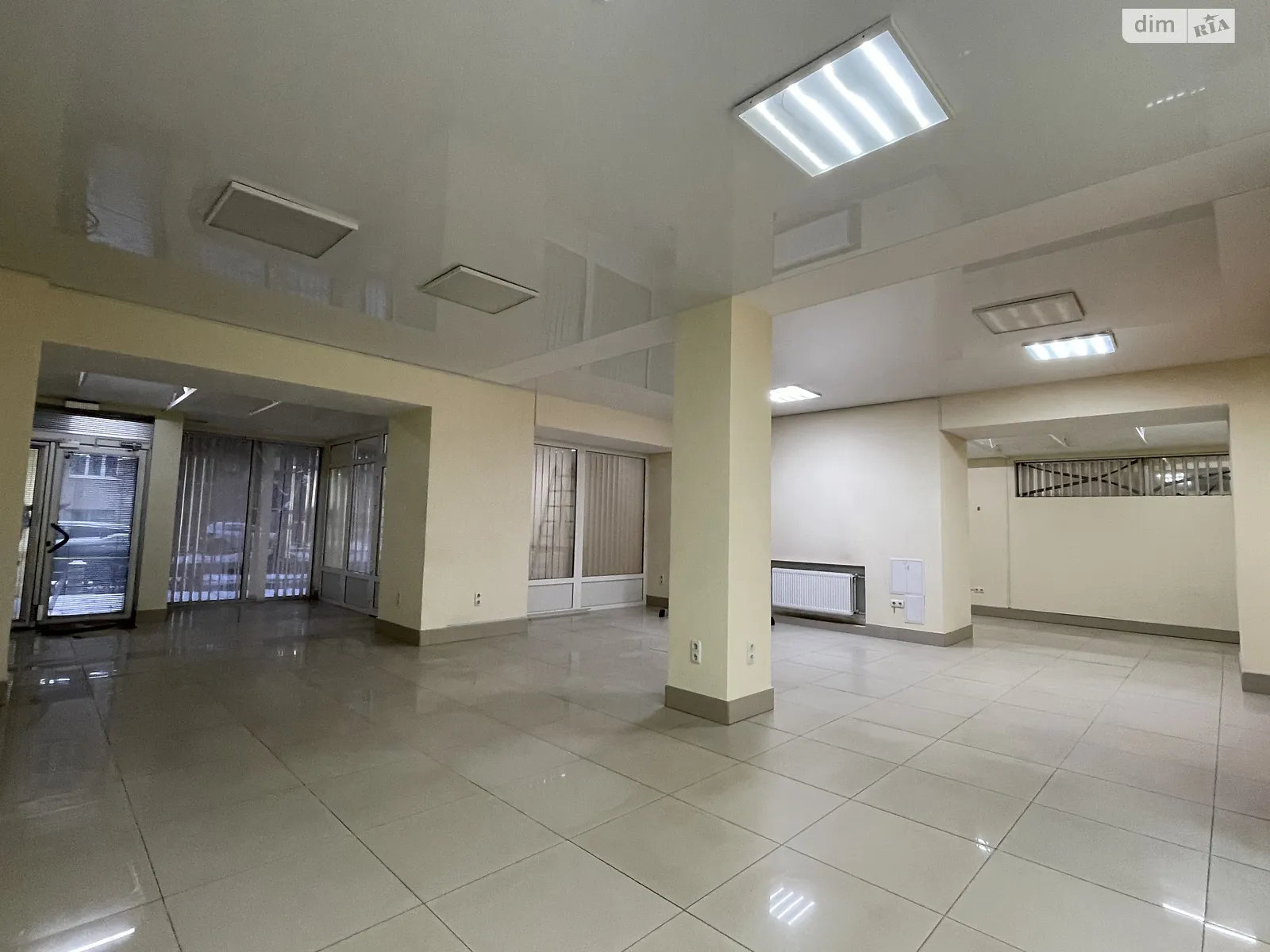 Сдается в аренду офис 140 кв. м в бизнес-центре, цена: 35000 грн - фото 1