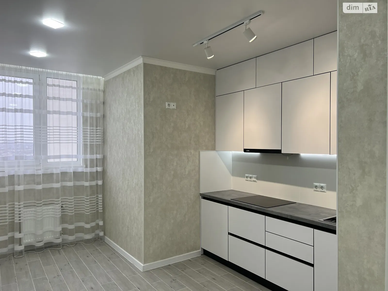 Продается 1-комнатная квартира 35.4 кв. м в Одессе, ул. Бугаевская, 44 - фото 1