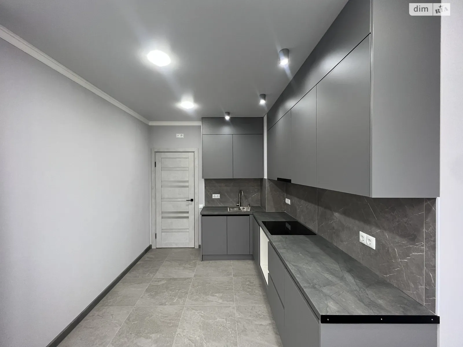 Продается 1-комнатная квартира 37.2 кв. м в Одессе, ул. Бугаевская, 44 - фото 1