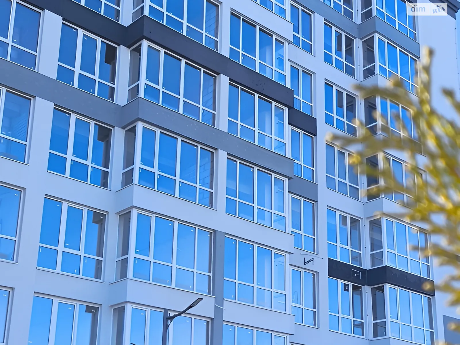 Продается 1-комнатная квартира 47 кв. м в Буче, ул. Бориса Гмыри, 7А - фото 1