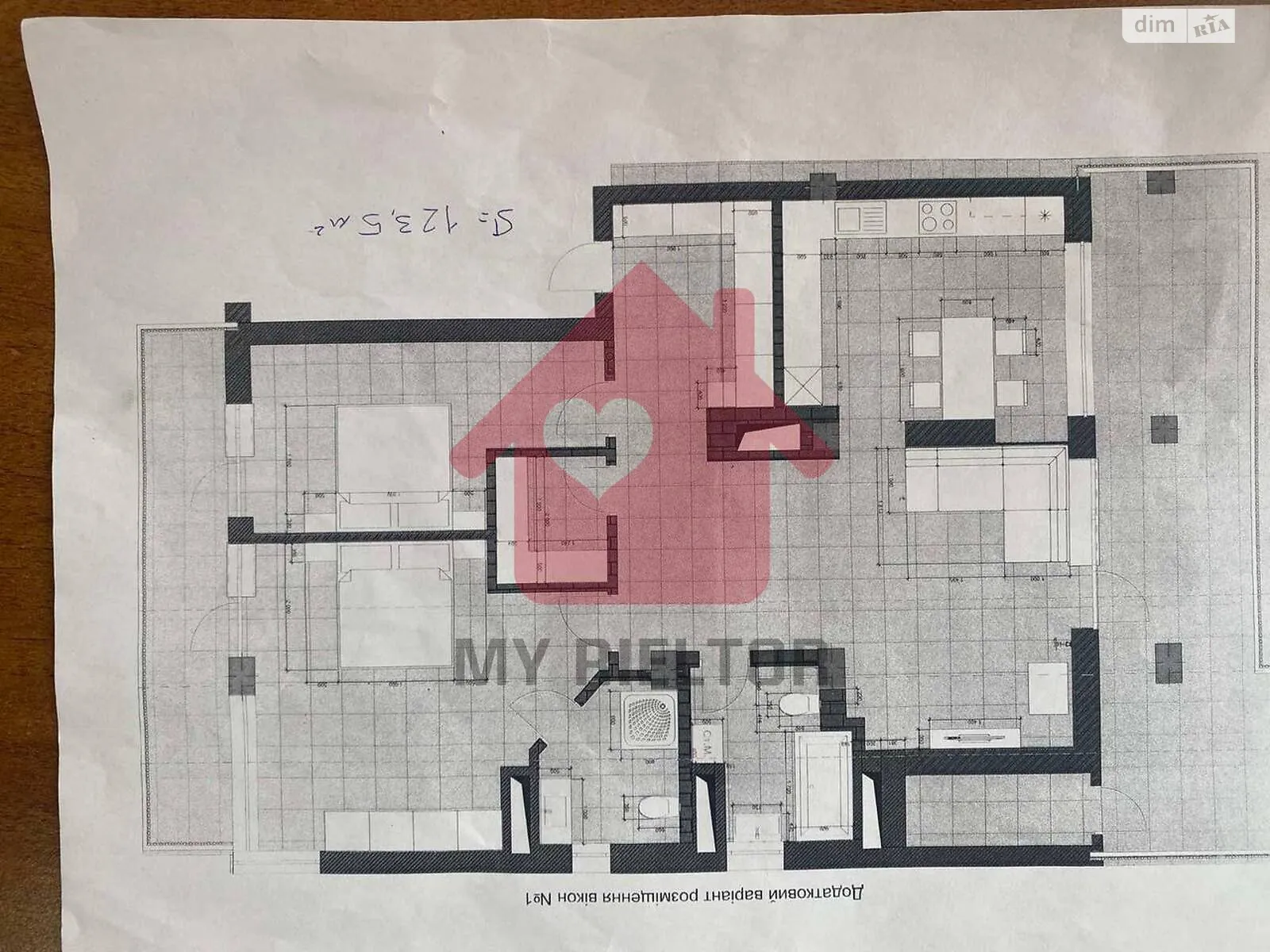 Продається 2-кімнатна квартира 123.5 кв. м у Ужгороді - фото 3