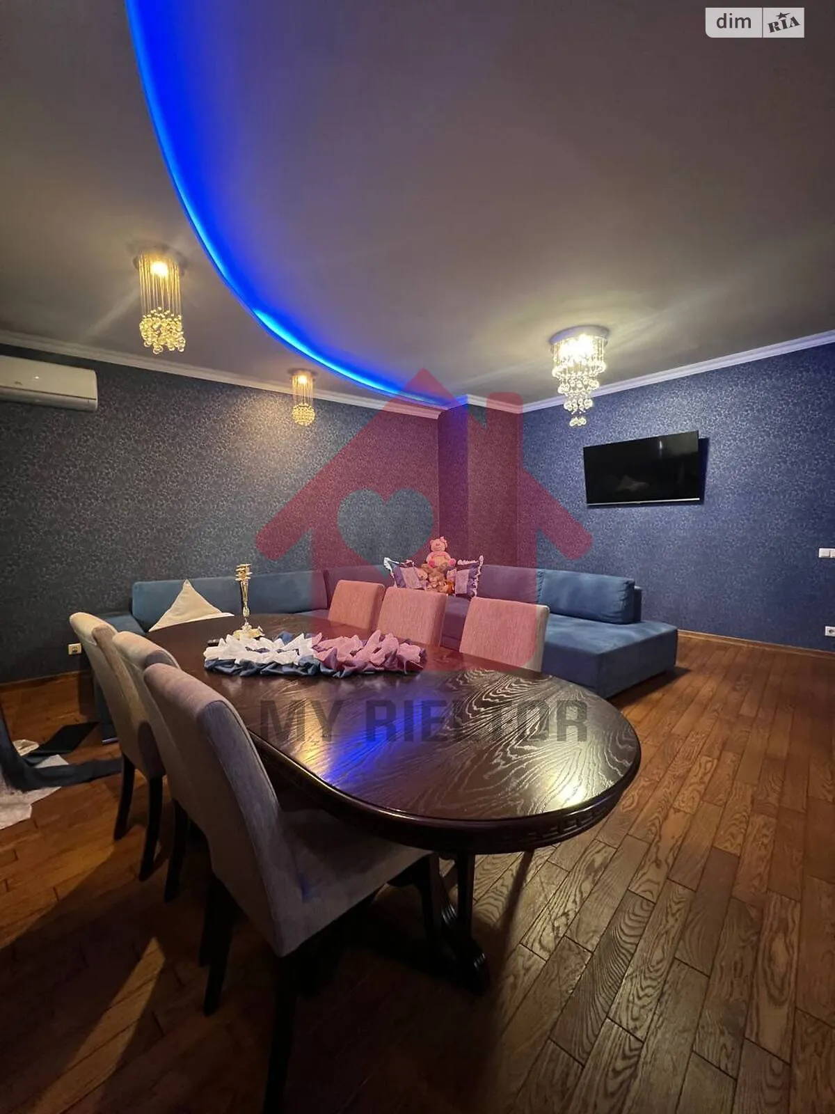Продається 3-кімнатна квартира 132.4 кв. м у Ужгороді, цена: 230000 $ - фото 1