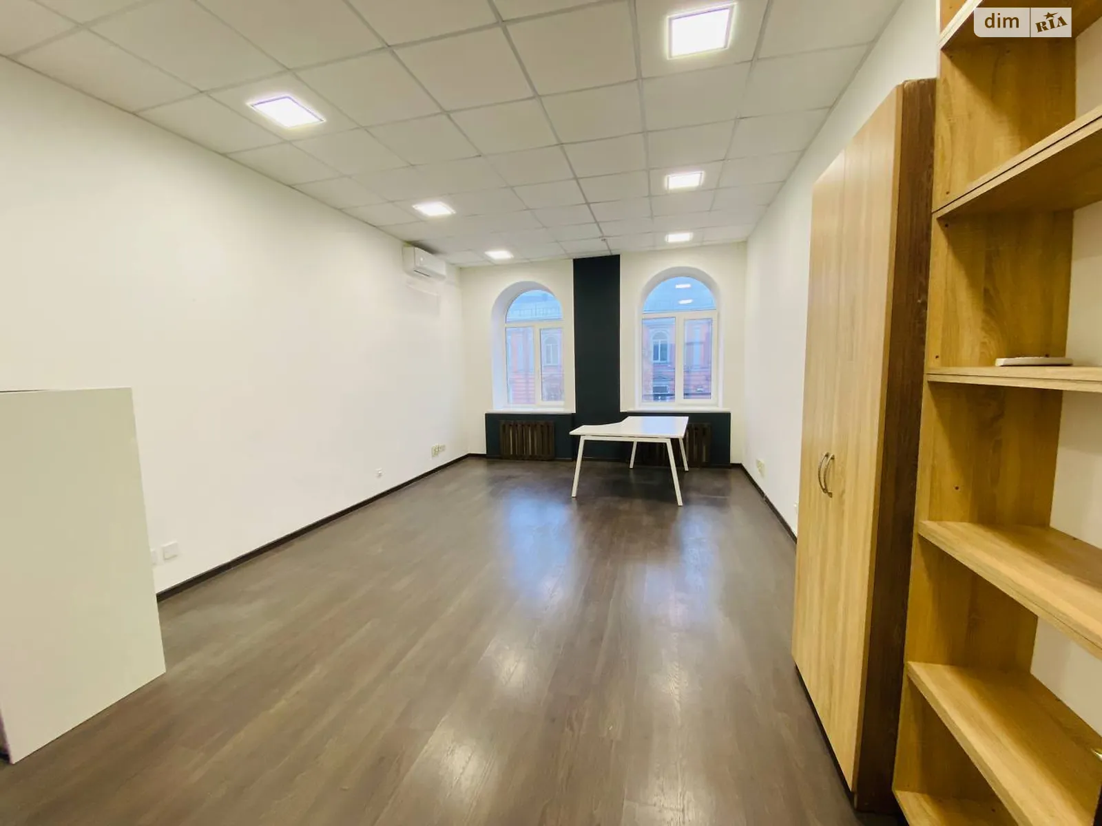 Здається в оренду офіс 42 кв. м в бізнес-центрі, цена: 37000 грн - фото 1
