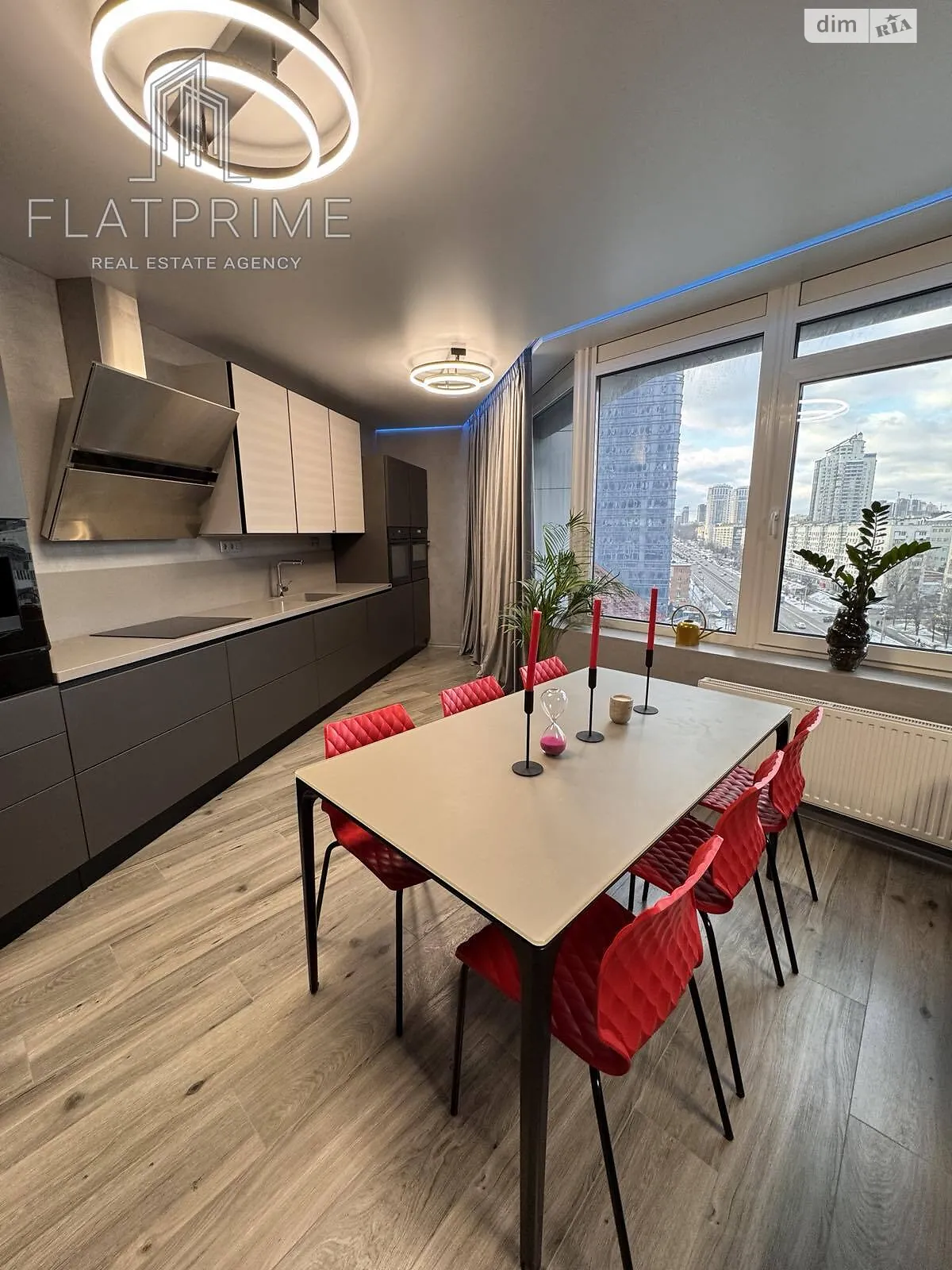 Продается 4-комнатная квартира 116 кв. м в Киеве - фото 1