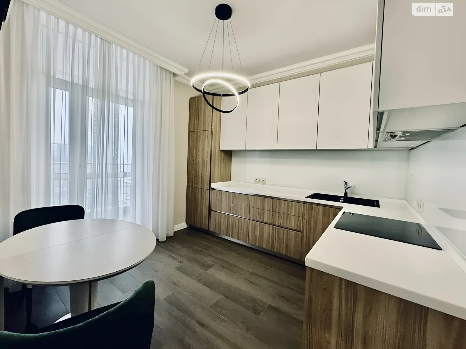 Продается 1-комнатная квартира 42.2 кв. м в Киеве, ул. Маккейна Джона, 7 - фото 1