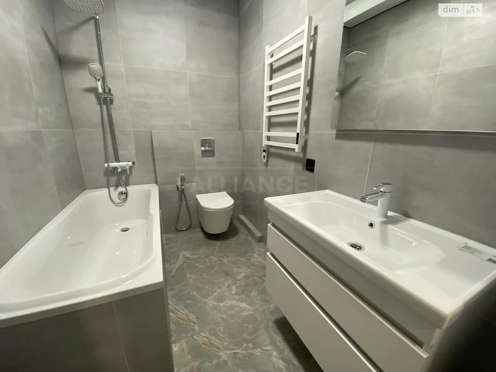 Продається 1-кімнатна квартира 47 кв. м у Івано-Франківську, вул. Волошина Августина, 2 - фото 1