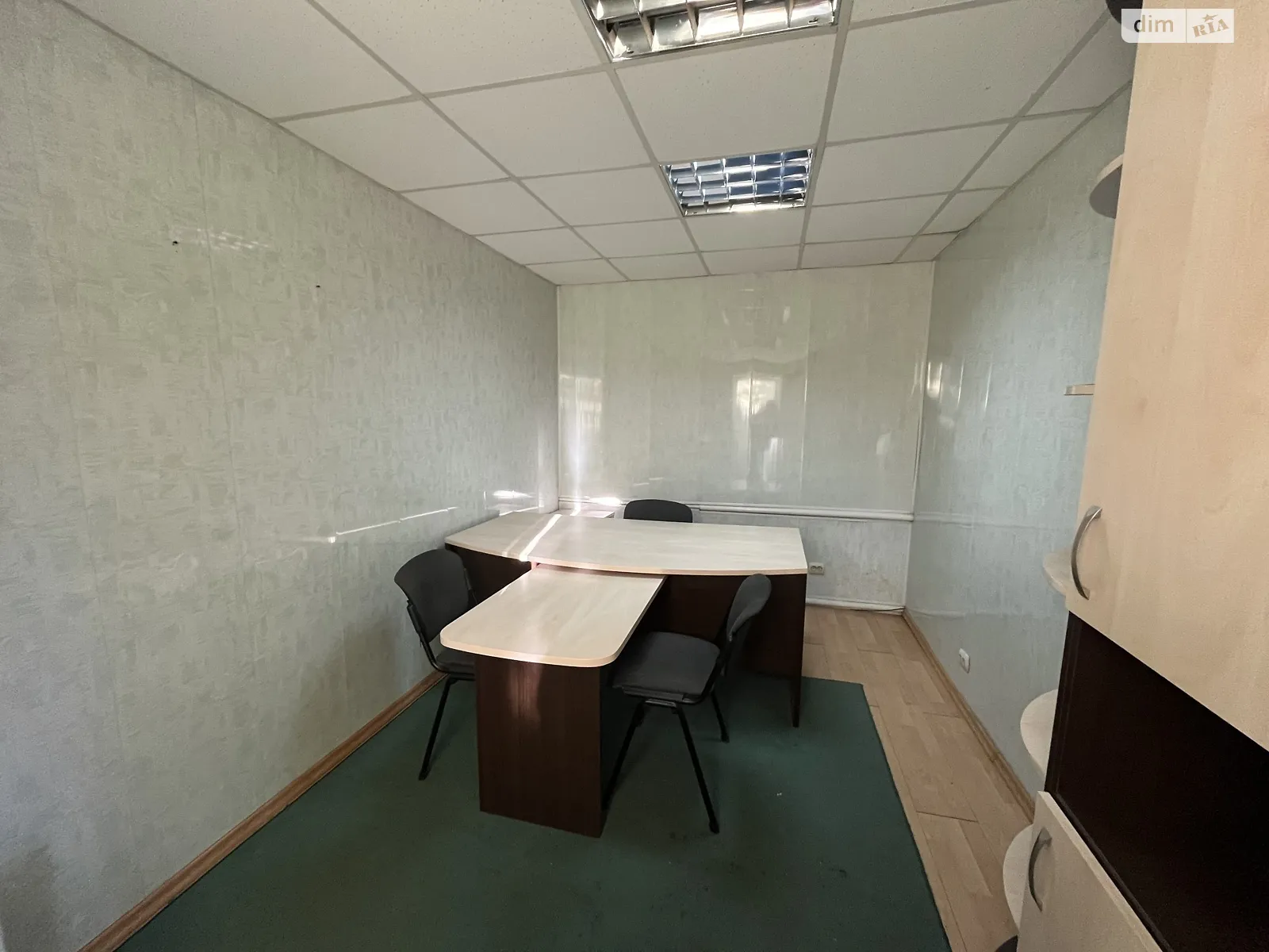 Сдается в аренду офис 12 кв. м в бизнес-центре, цена: 4000 грн - фото 1
