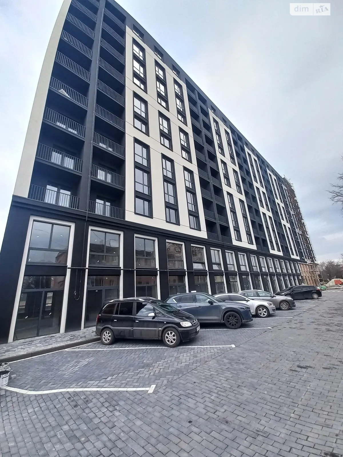 Продается 3-комнатная квартира 96 кв. м в Ивано-Франковске, ул. Ленкавского, 2А - фото 1