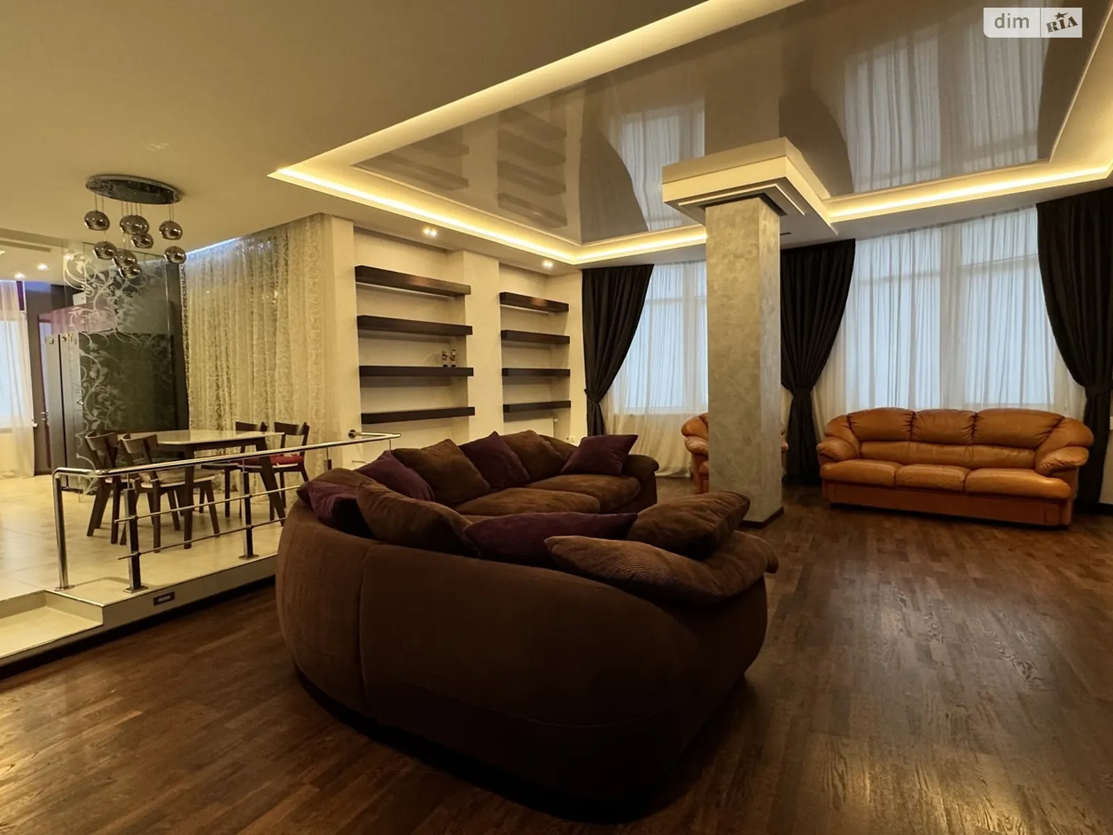 Продается 4-комнатная квартира 274 кв. м в Одессе, бул. Французский, 22/1 - фото 1