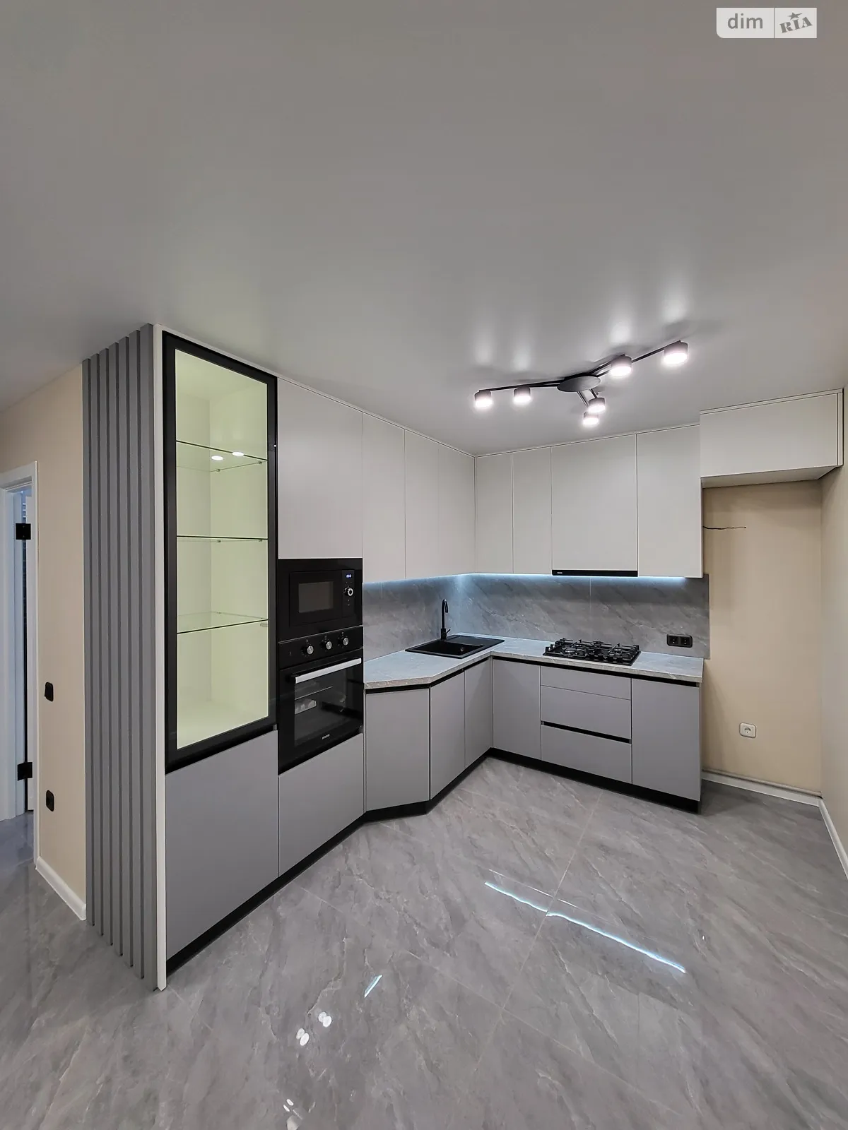 2-кімнатна квартира 56 кв. м у Тернополі, цена: 60800 $ - фото 1