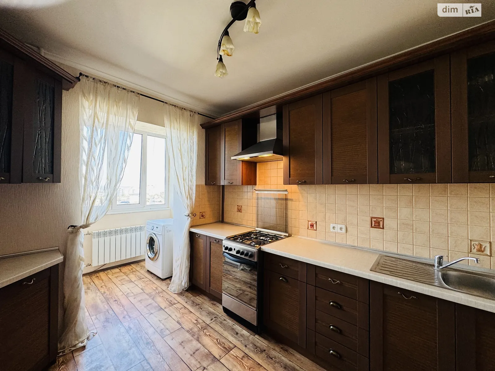 Продается 3-комнатная квартира 78.4 кв. м в Ровно, ул. Мельника Андрея - фото 1