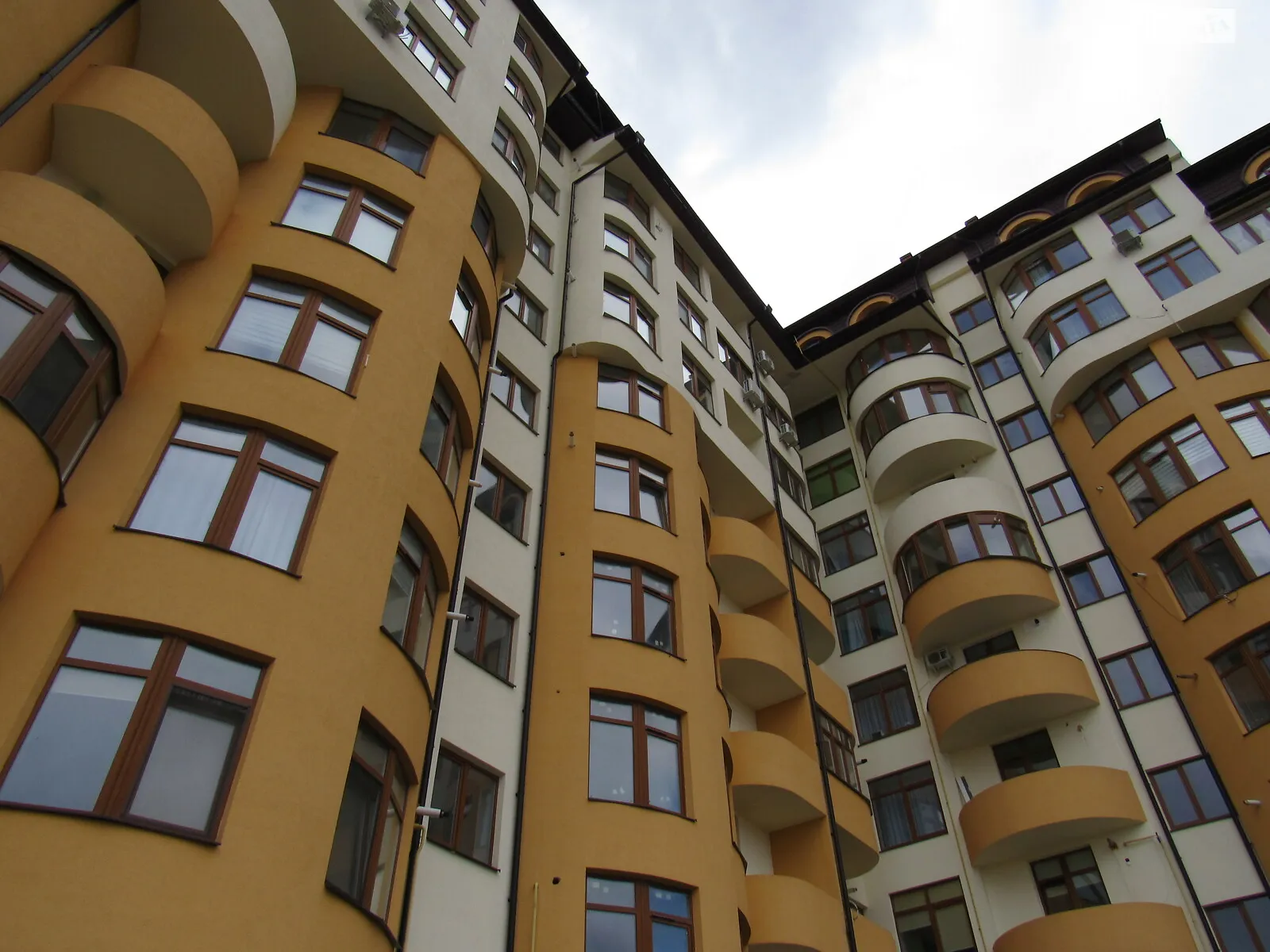 Продается 2-комнатная квартира 96 кв. м в Трускавце, ул. Роксоланы, 16 - фото 1