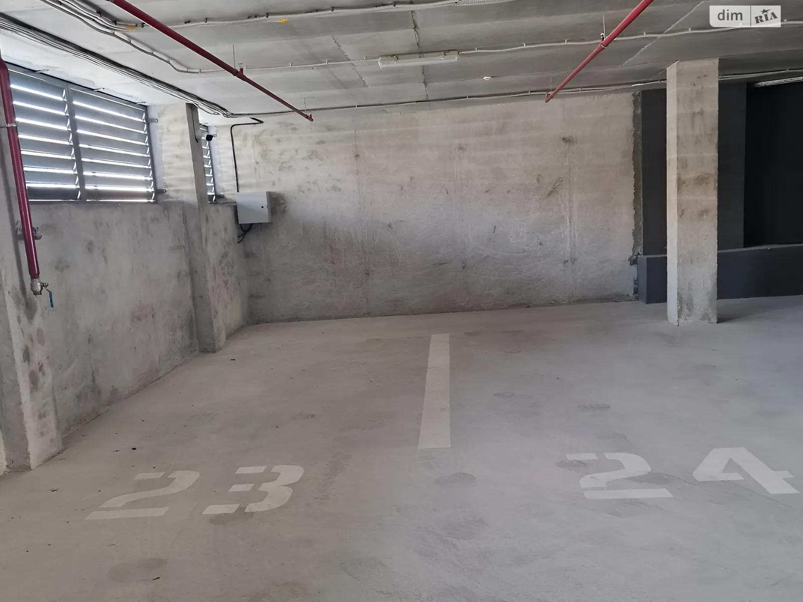Продается подземный паркинг под легковое авто на 18 кв. м, цена: 15000 € - фото 1