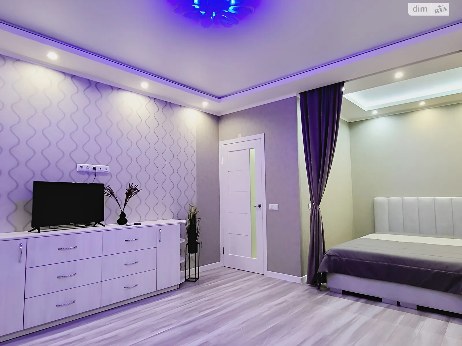 Продается 1-комнатная квартира 50 кв. м в Виннице, ул. Антонова Олега, 13В - фото 1