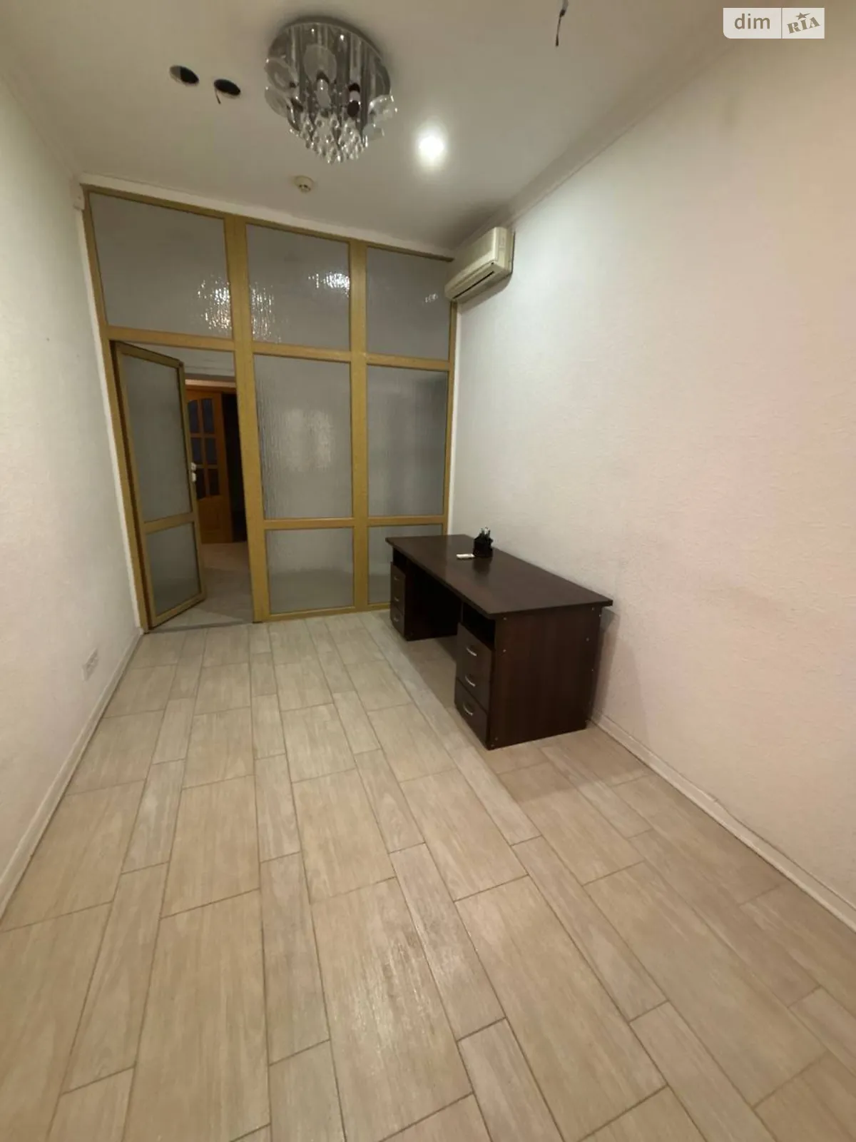 Сдается в аренду офис 16 кв. м в бизнес-центре, цена: 8000 грн - фото 1