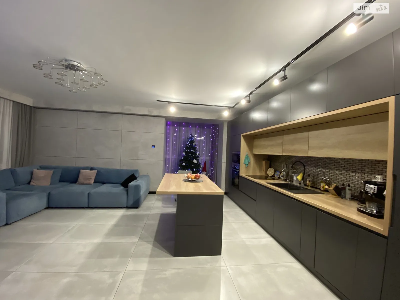 Продается 6-комнатная квартира 182 кв. м в Буче, пер. Тихого, 4 корпус 4 - фото 1