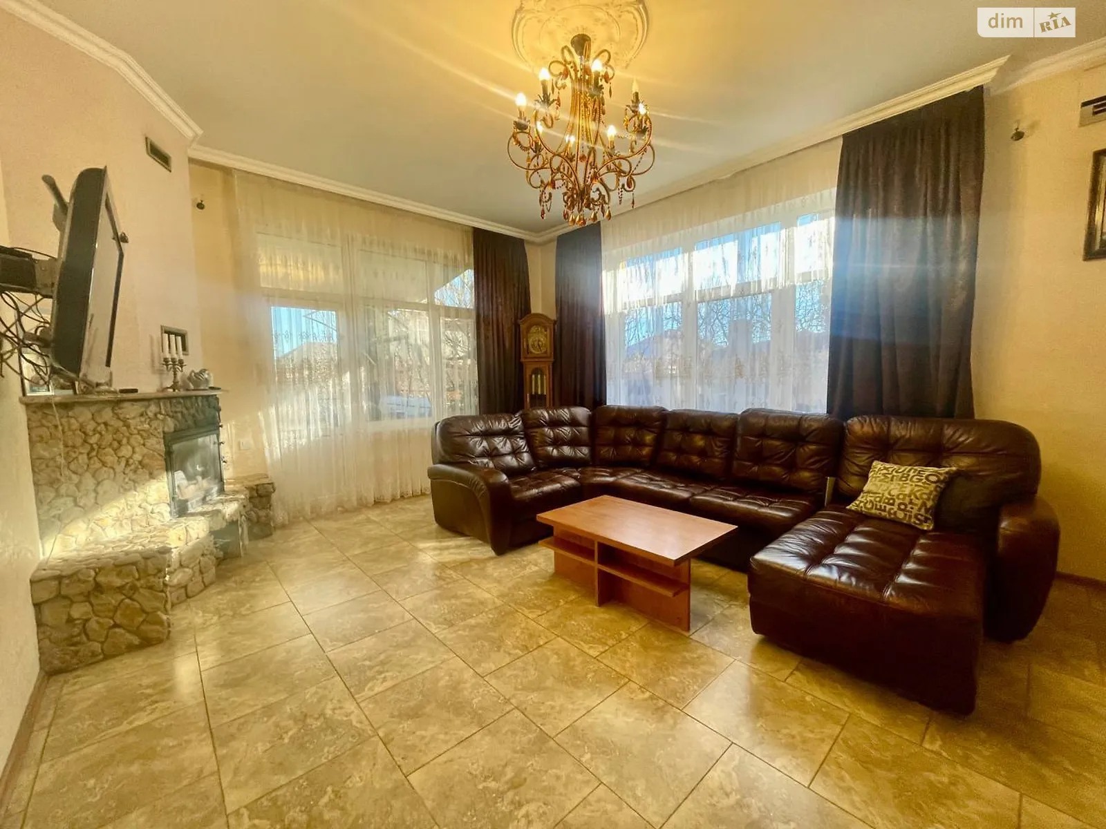 Продается дом на 2 этажа 221.8 кв. м с баней/сауной, цена: 215000 $ - фото 1