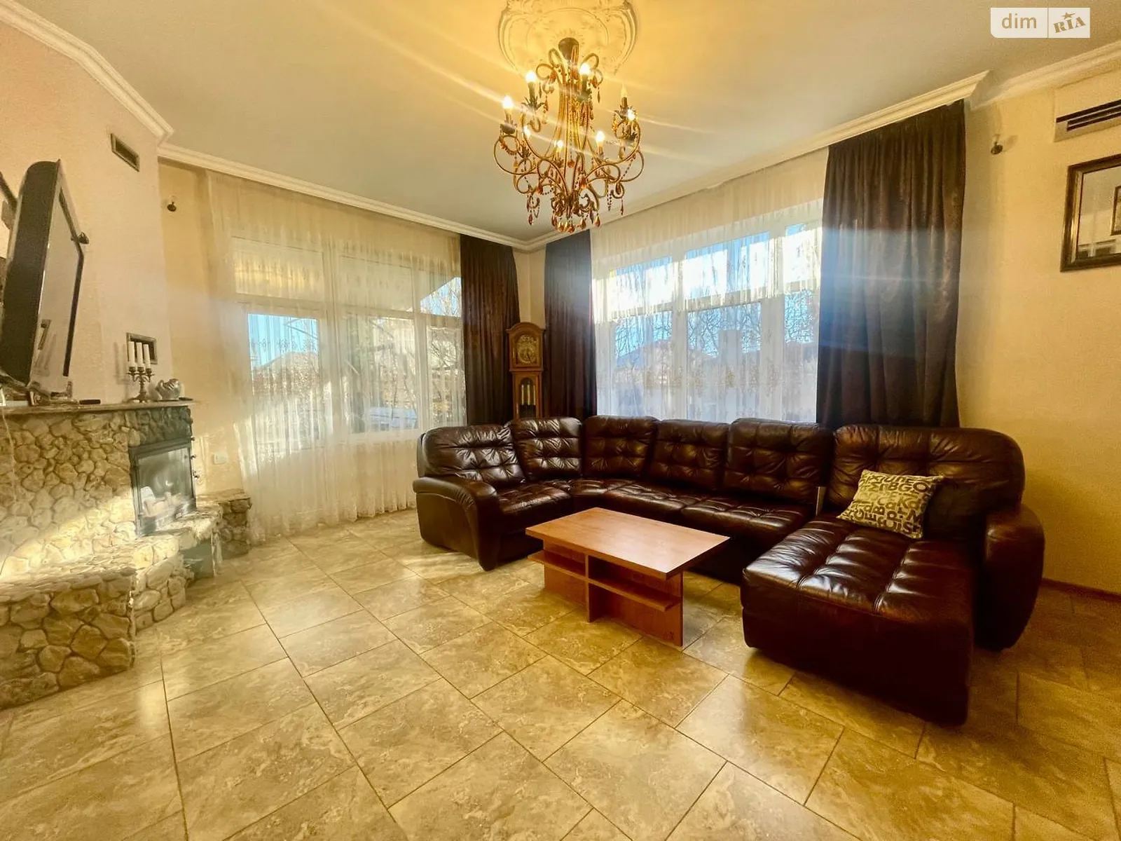 Продается дом на 2 этажа 221.8 кв. м с камином, цена: 215000 $ - фото 1