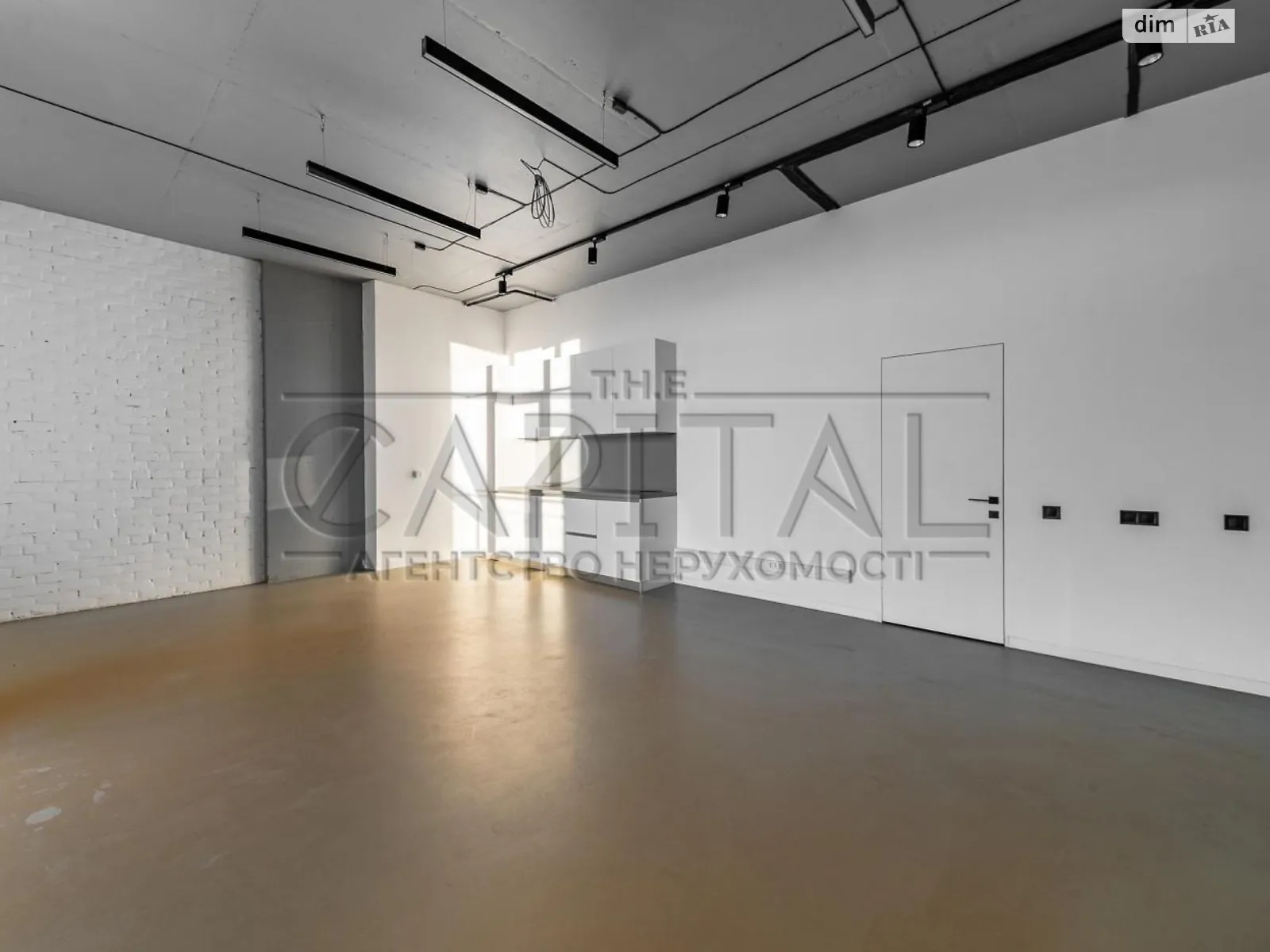 Сдается в аренду офис 320 кв. м в бизнес-центре, цена: 4000 $ - фото 1