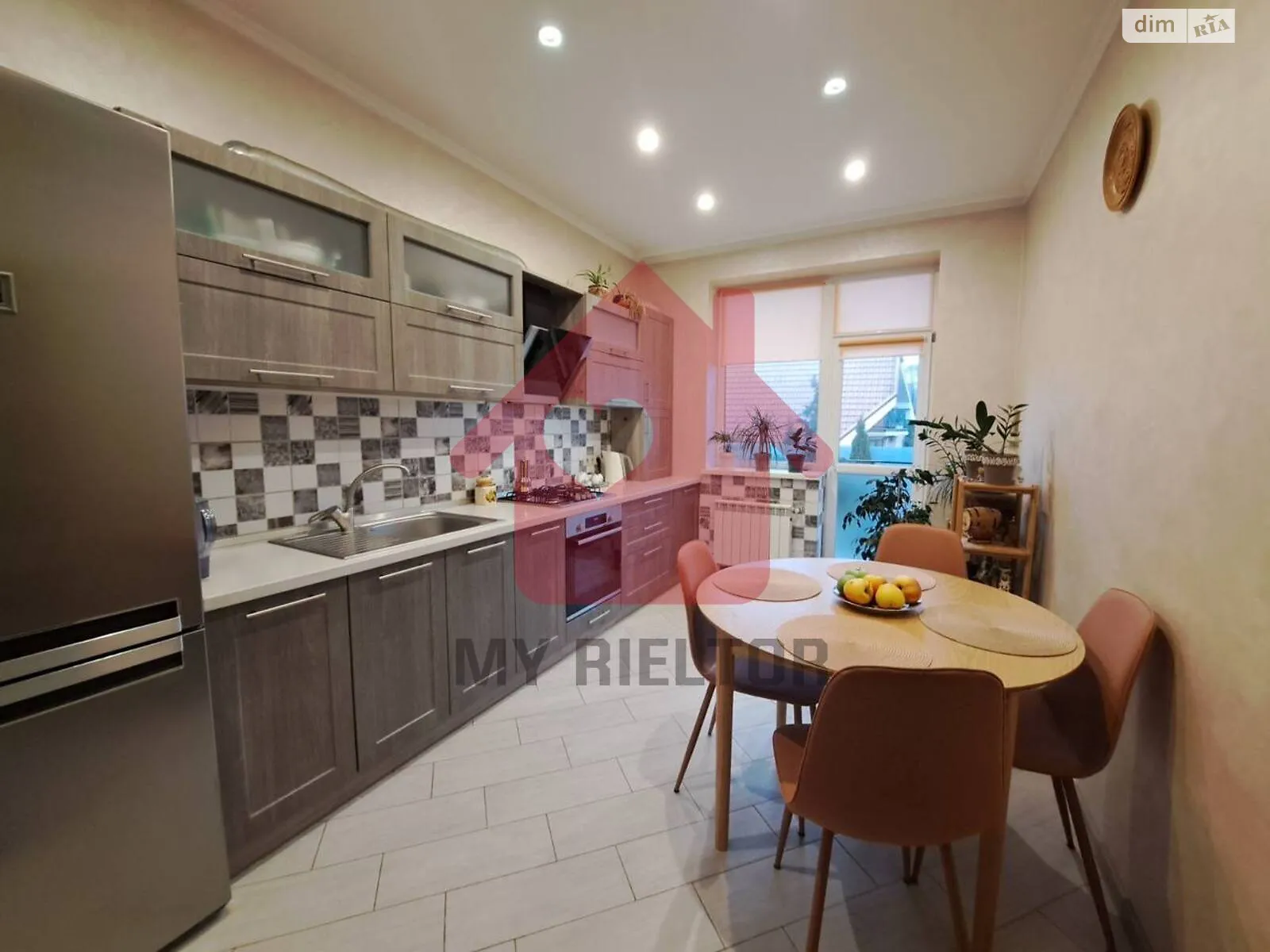 Продается 2-комнатная квартира 68.8 кв. м в Ужгороде, цена: 120000 $ - фото 1