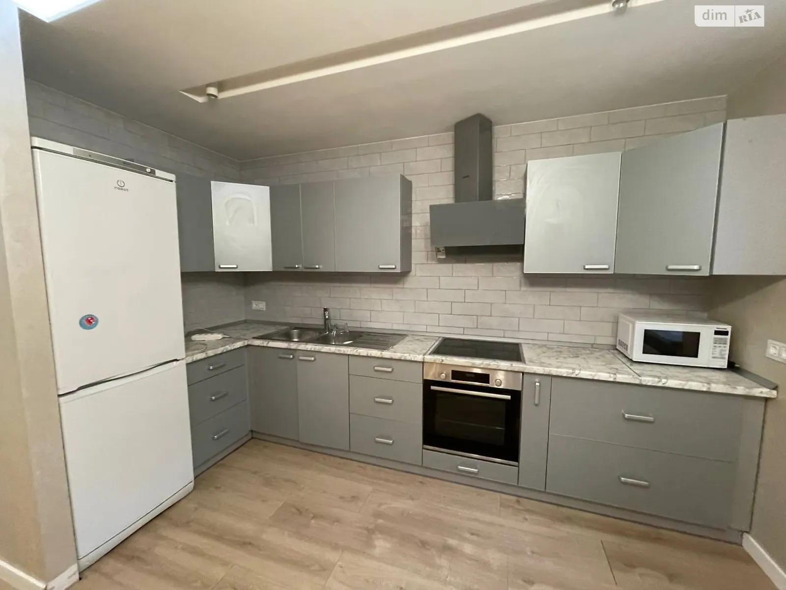 Продается 2-комнатная квартира 80.7 кв. м в Ирпене, ул. Мира - фото 1